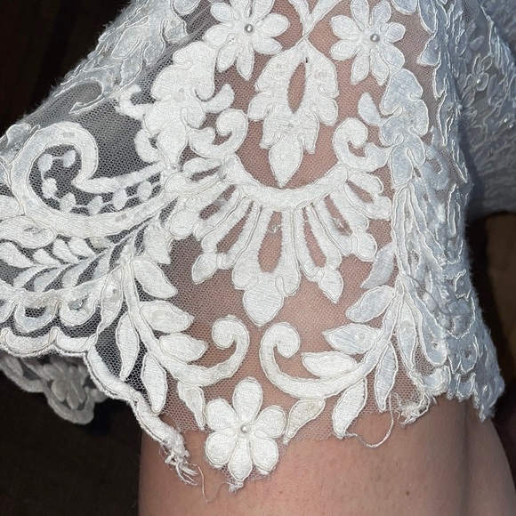 Essence Of Australia Wedding Dress - Picture 17 of 17